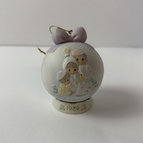 Vintage First Issue Precious Moments Porcelain Ornament 1989 Peace on Earth - Picture 2 of 5